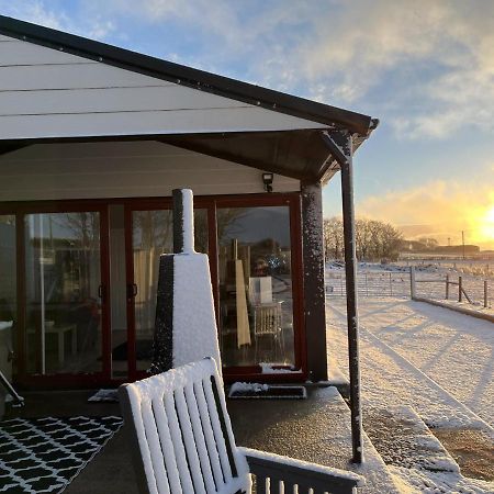 Deerfin Rentals Private Chalet With Hot Tub Ballymena Extérieur photo